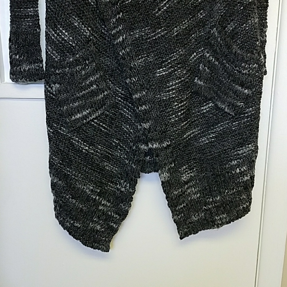 Sharkbite Cardigan - Picture 3 of 4